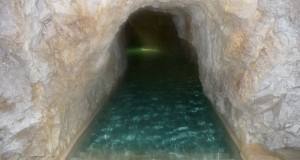 Höhlenbad Miskolc-Tapolca, Einstieg ins Dunkel
