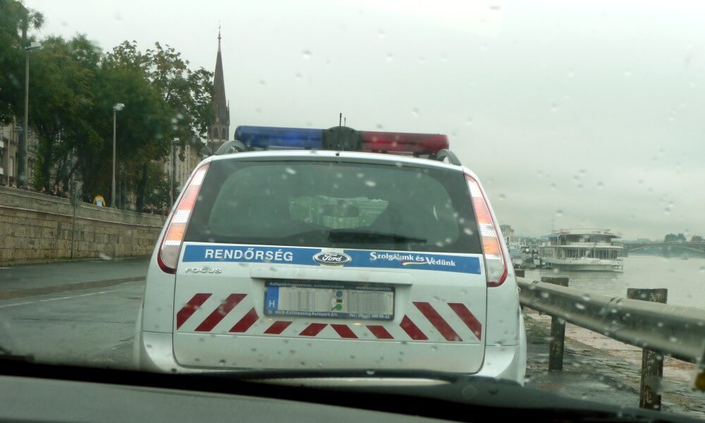 Eskorte von der ungarischen Polizei (Rendörseg)