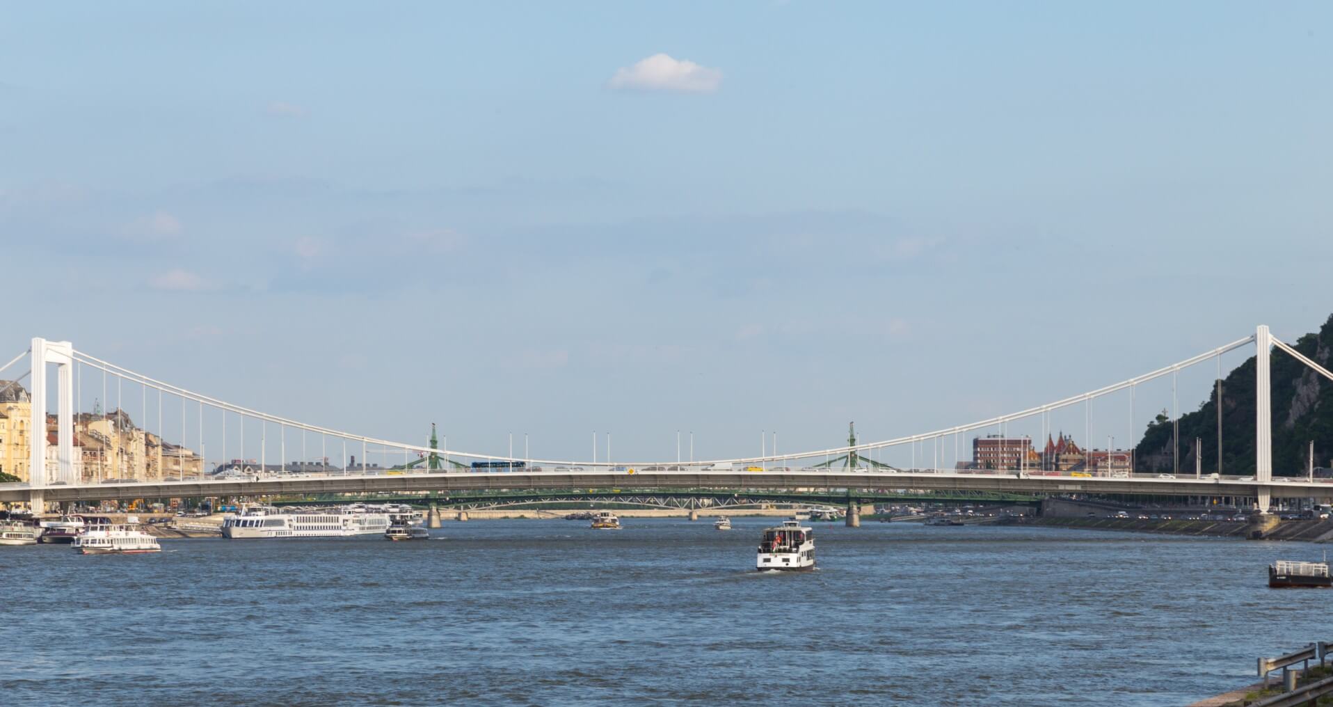 Elisabethbrücke (Erzsébet híd) Budapest, von der Kettenbrücke aus