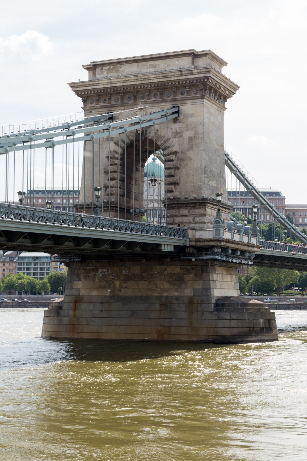 Pfeiler der Kettenbrücke Budapest