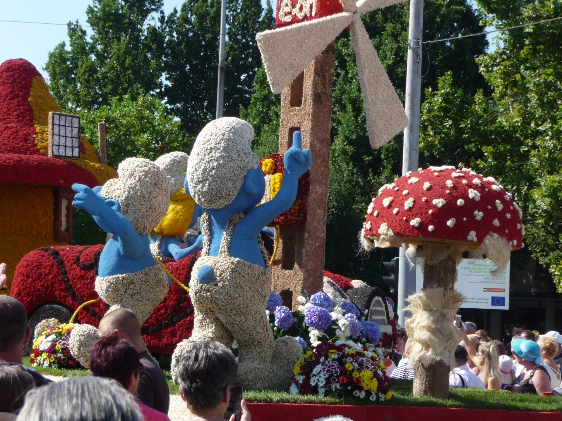 Blumenkarneval Debrecen, Wagen Schlümpfe