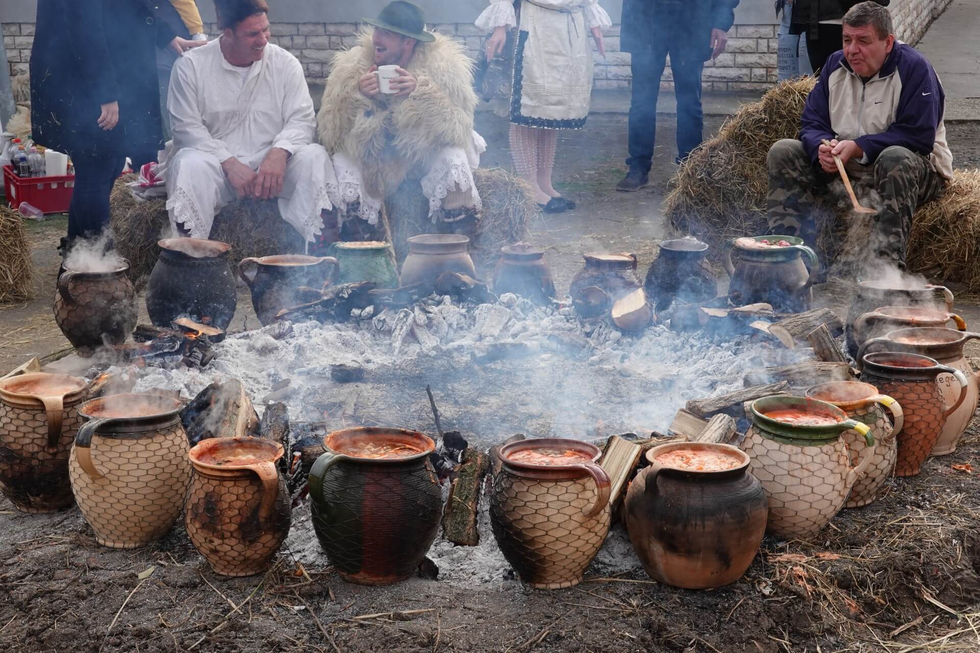 Bohnenkochen auf der Kreuzung in Mohács